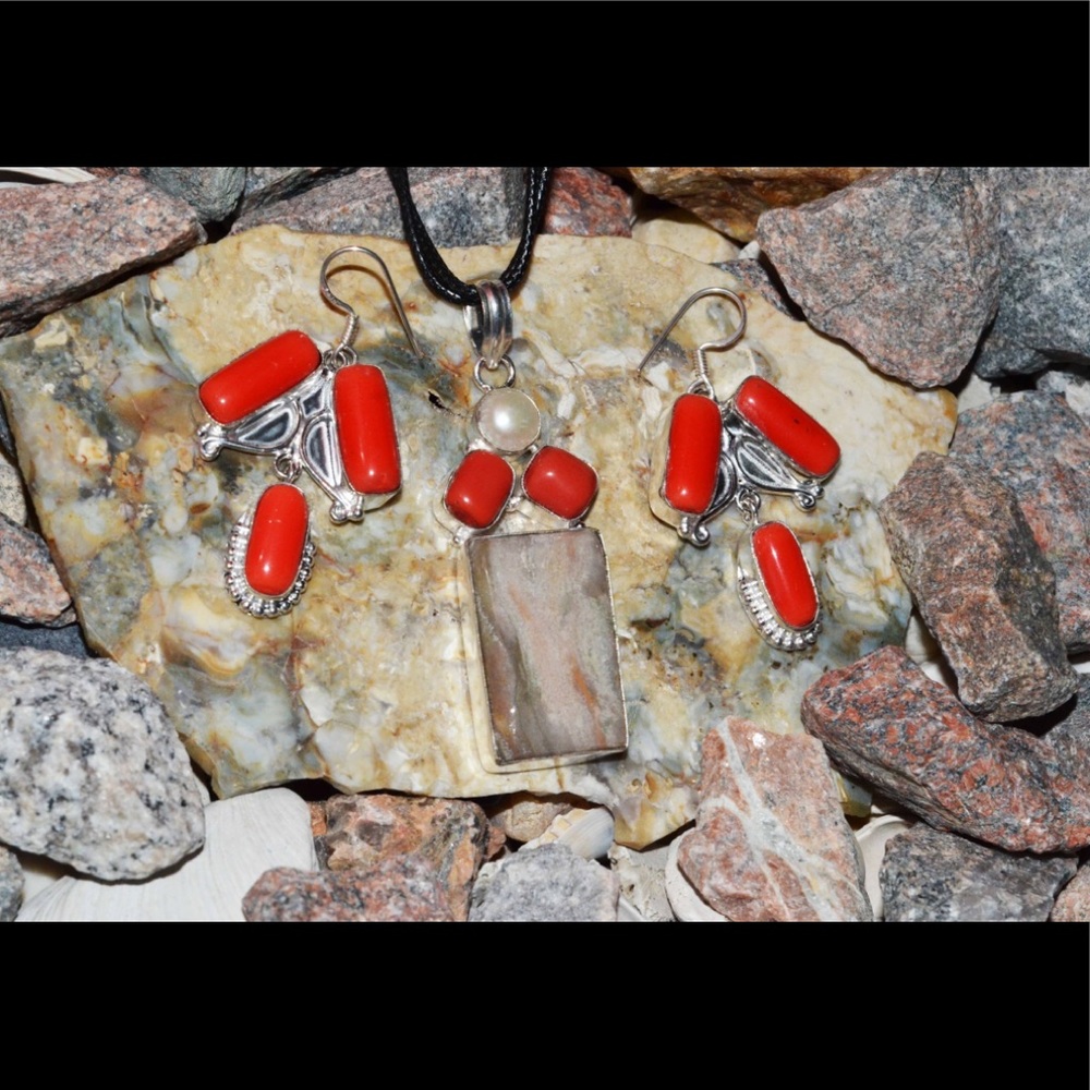 Red Onyx,River Pearl & Jasper Pendant & Earrings